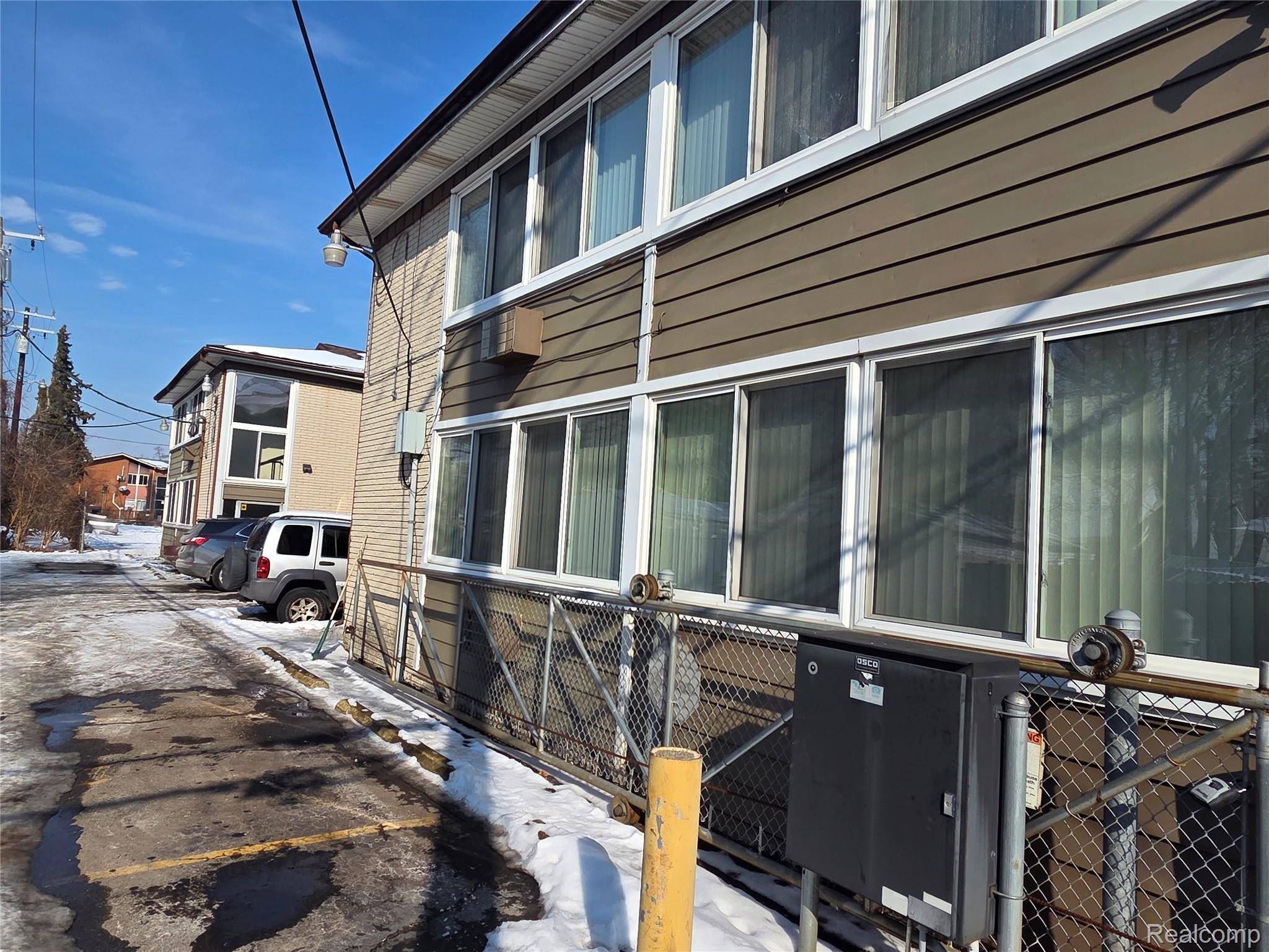 19131 Lahser RD, Detroit, MI 48219