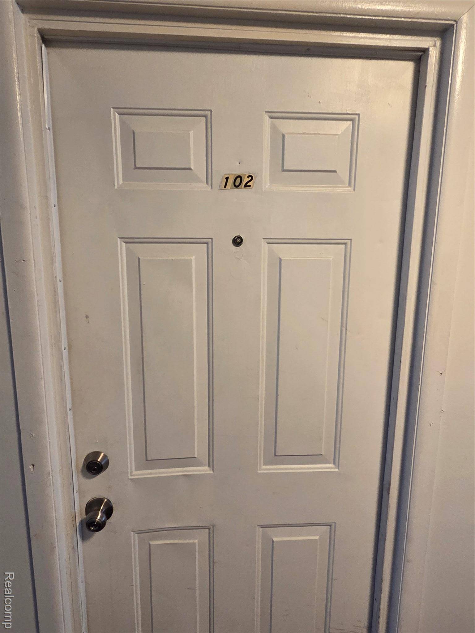 19131 Lahser RD, Detroit, MI 48219