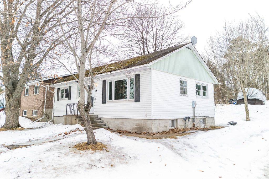 18 Summit ST, Deep River, ON K0J 1P0