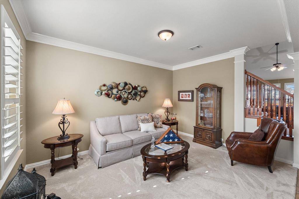 2415 Mesa Glen Drive, Arlington, TX 76001