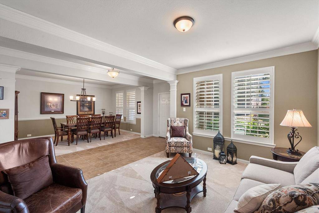 2415 Mesa Glen Drive, Arlington, TX 76001