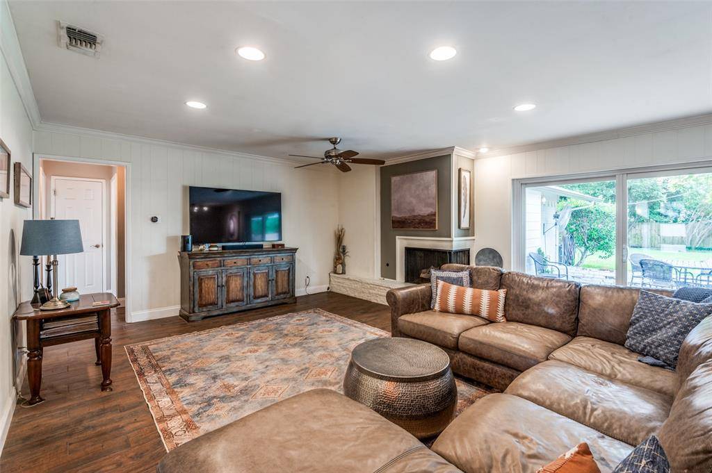 3208 Whitehall Drive, Dallas, TX 75229