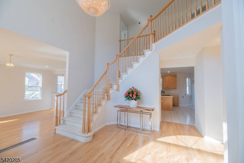 6 Banyan Ct, Edison Twp., NJ 08820