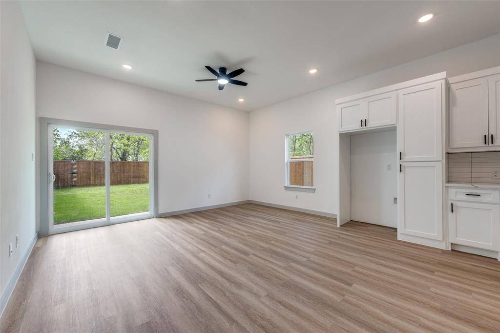 1509 Locust Street #B, Commerce, TX 75428