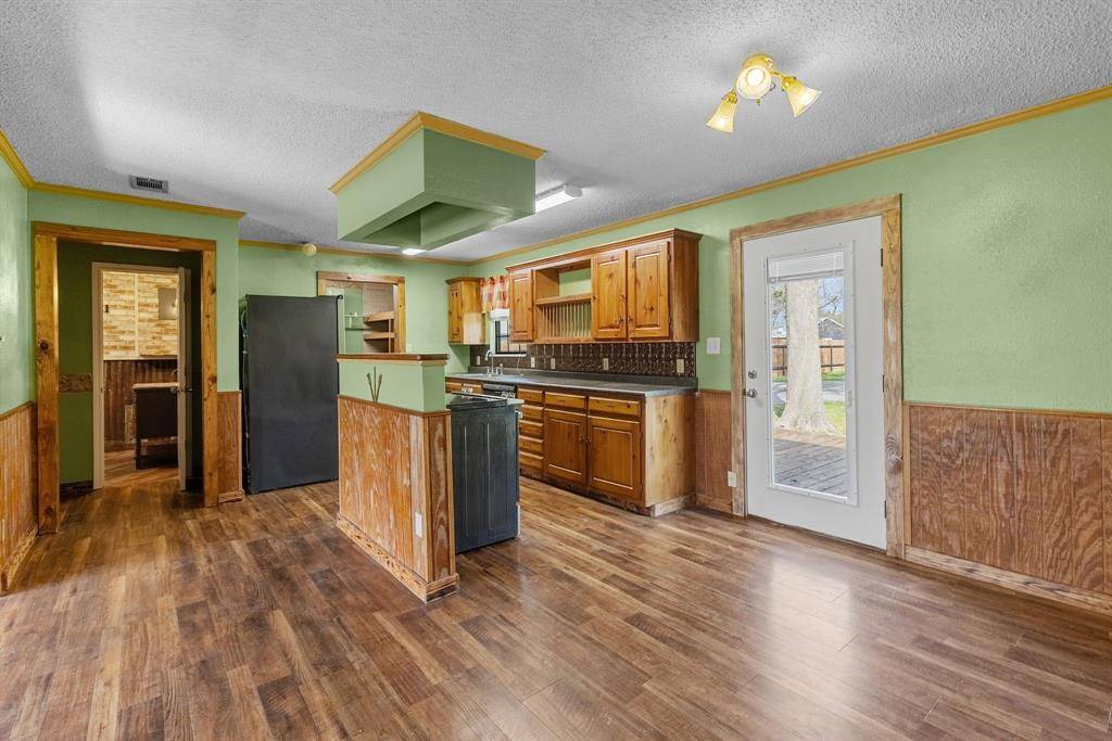 2200 Mangum Street, Commerce, TX 75428