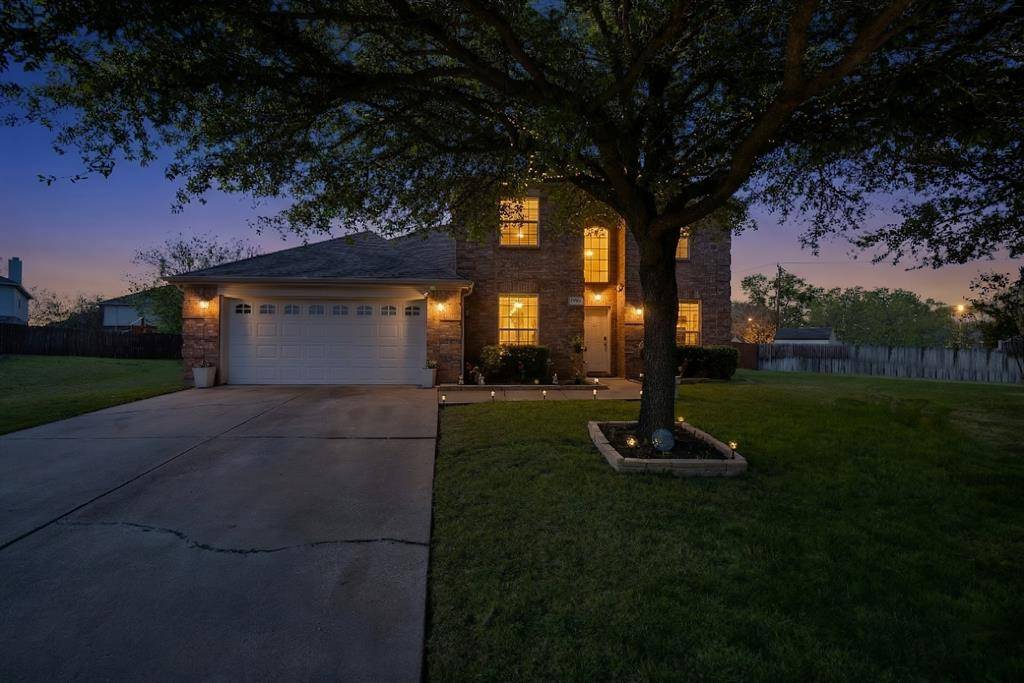 3209 Silver Point Court, Mansfield, TX 76063