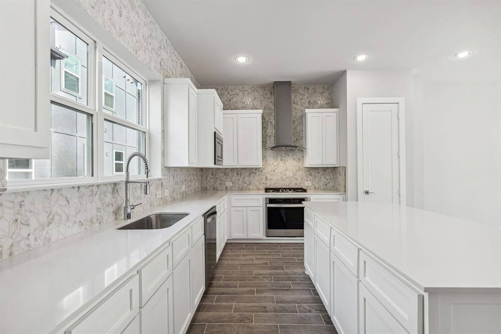 2644 Carmelita Street, Dallas, TX 75212