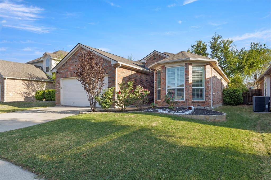 3800 Summersville Lane, Fort Worth, TX 76244