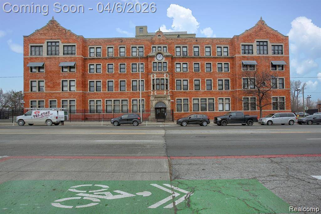 6533 E Jefferson AVE #421, Detroit, MI 48207
