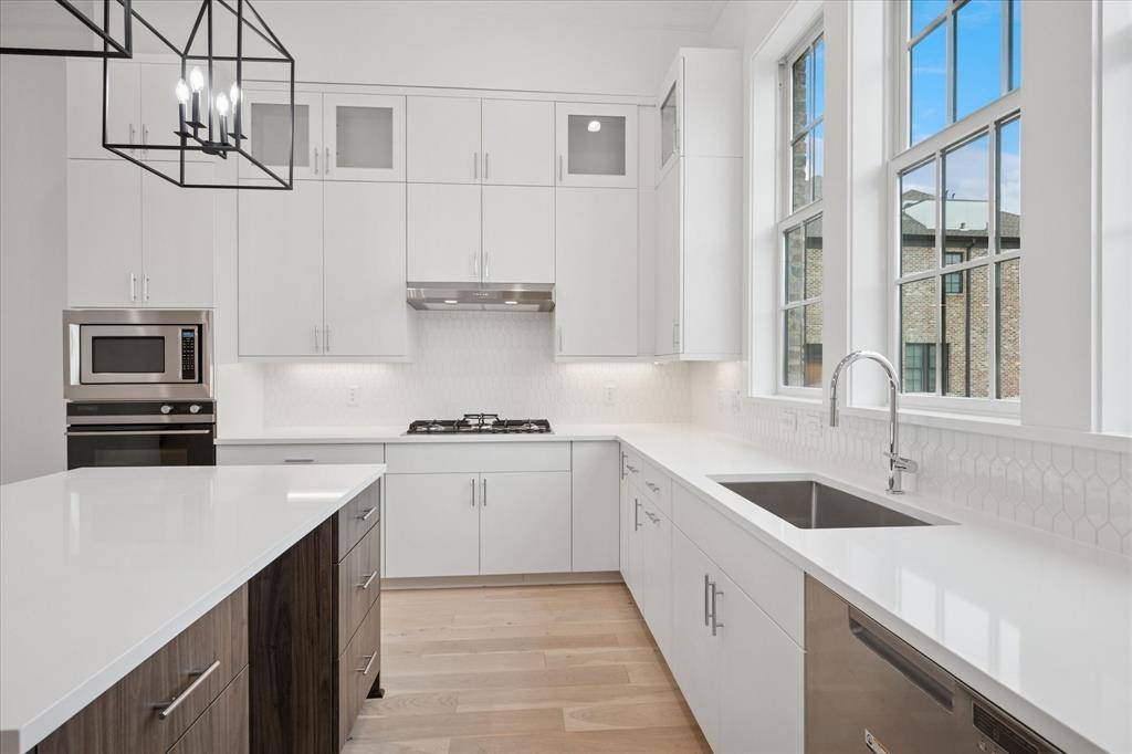 6007 Laurel Lane, Addison, TX 75001