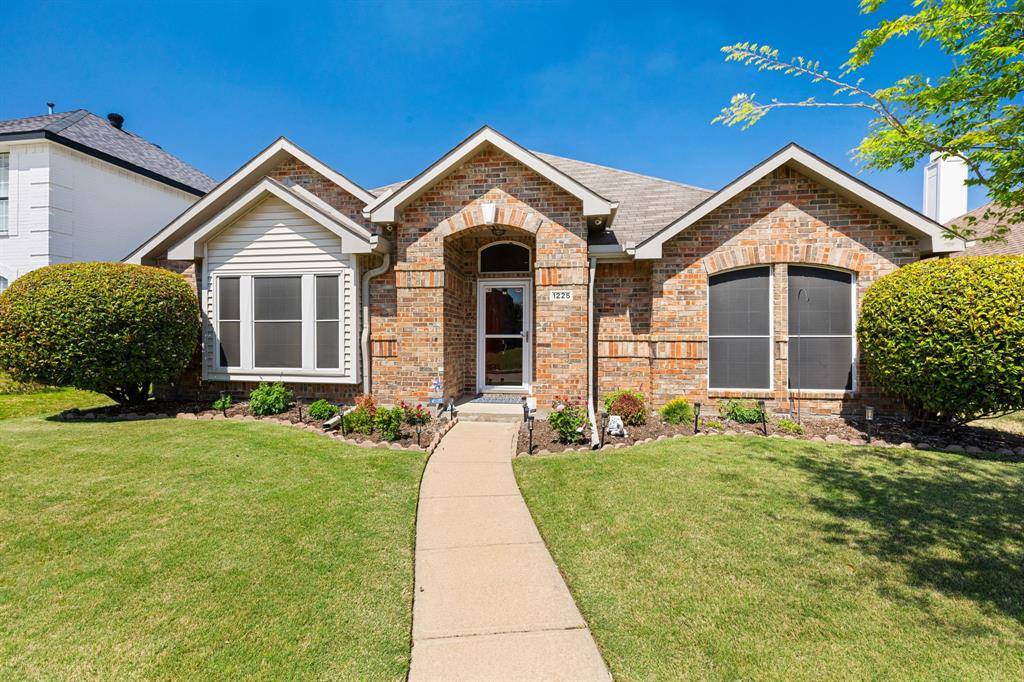 1225 Whitehorse Drive, Lewisville, TX 75077