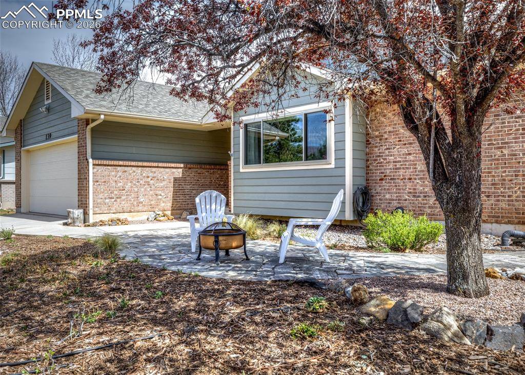 139 Palisade CIR, Manitou Springs, CO 80829