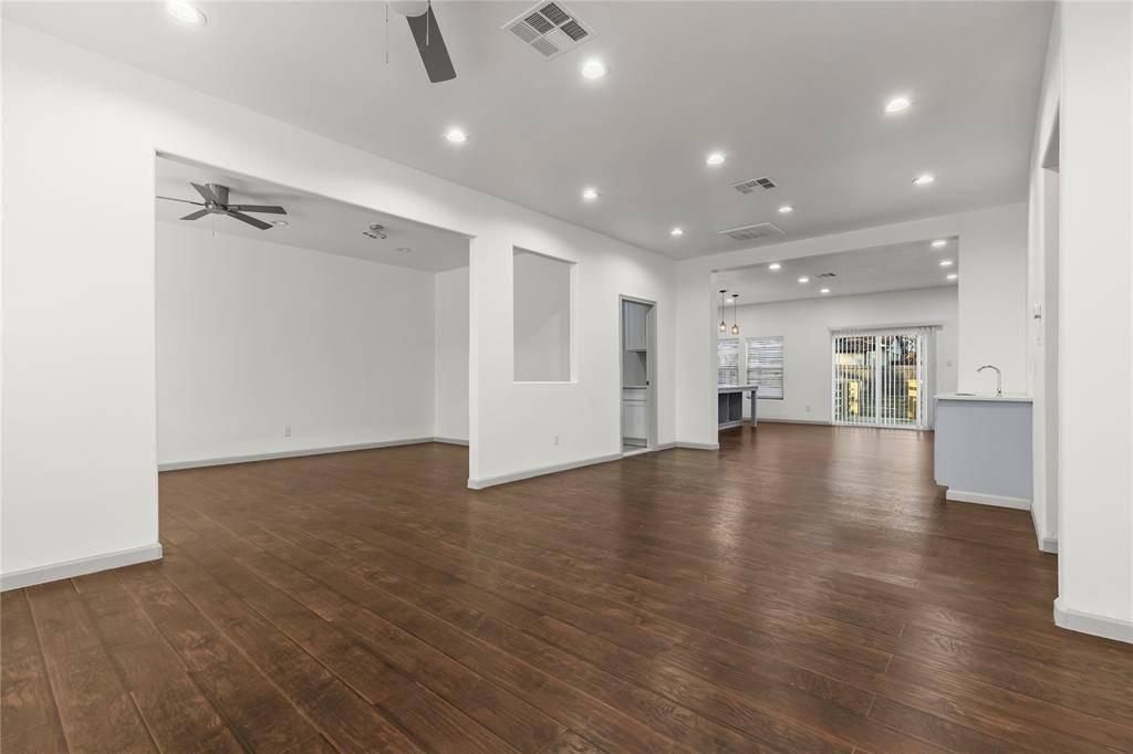 1207 E Russell Avenue, Carrollton, TX 75006