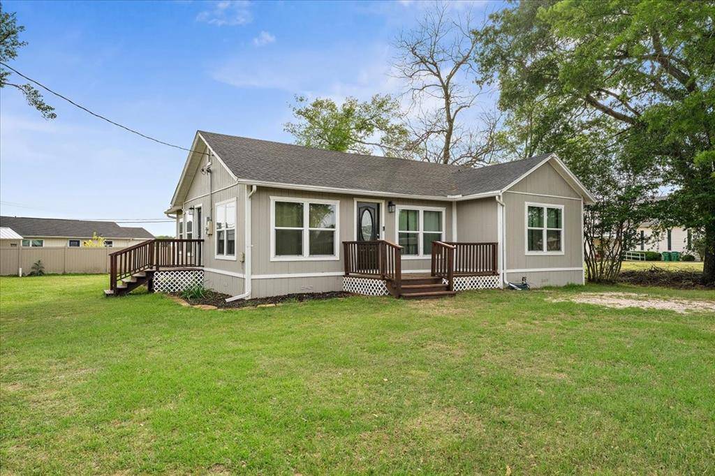 657 E Commerce Street, Fairfield, TX 75840