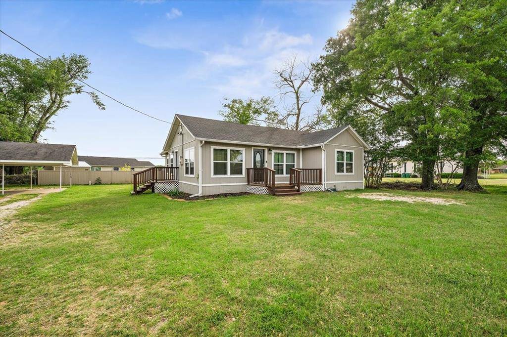 657 E Commerce Street, Fairfield, TX 75840