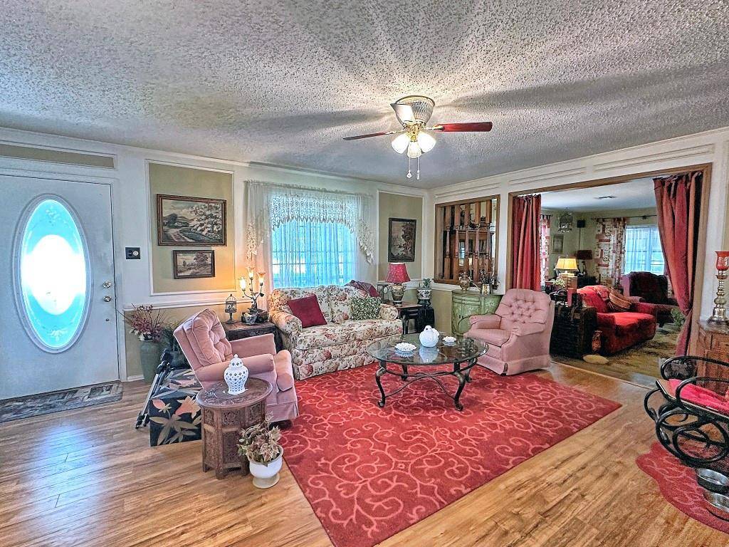 2307 Crystal Drive, Athens, TX 75751