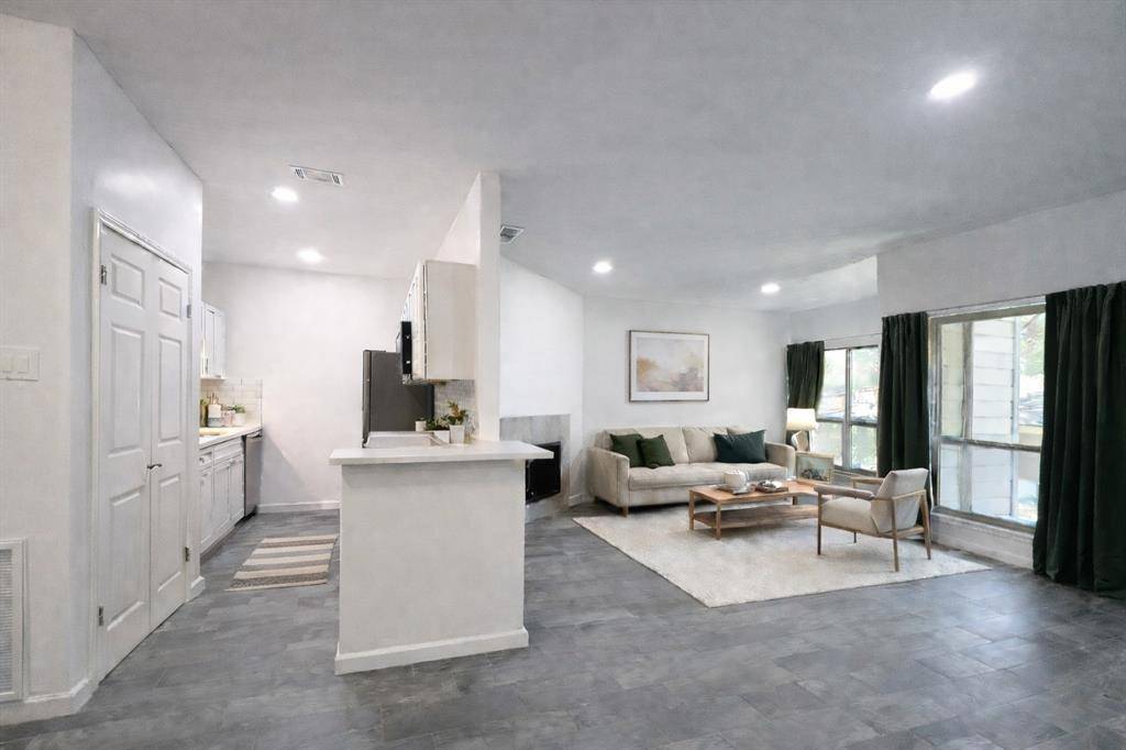 9600 Royal Lane #202, Dallas, TX 75243