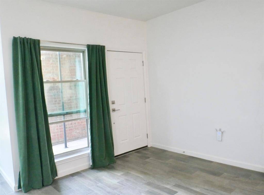 9600 Royal Lane #202, Dallas, TX 75243