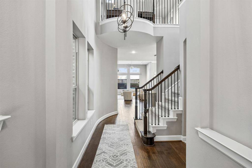 10589 Plumwood Parkway, Dallas, TX 75238