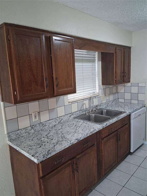 1100 Mapleview Drive, Arlington, TX 76018