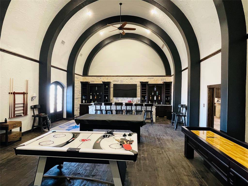 1089 Tennyson Road, Bronte, TX 76933