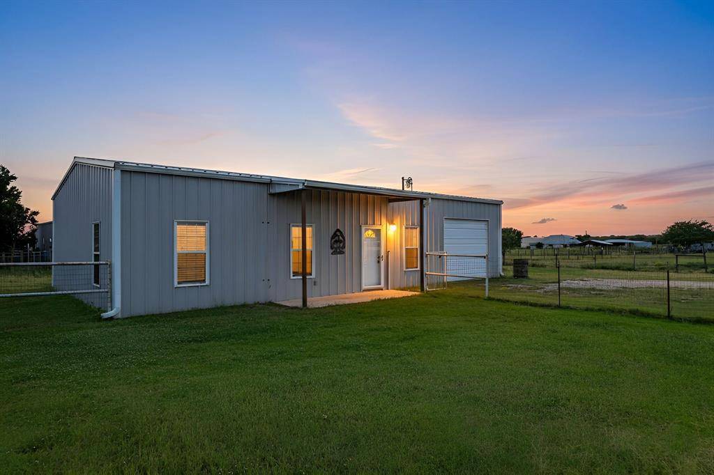 3300 Airport Road, Tioga, TX 76271