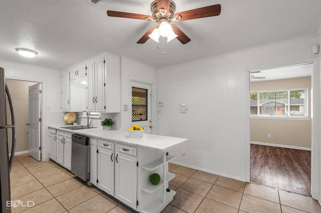 622 Meadowdale Place, Shreveport, LA 71108