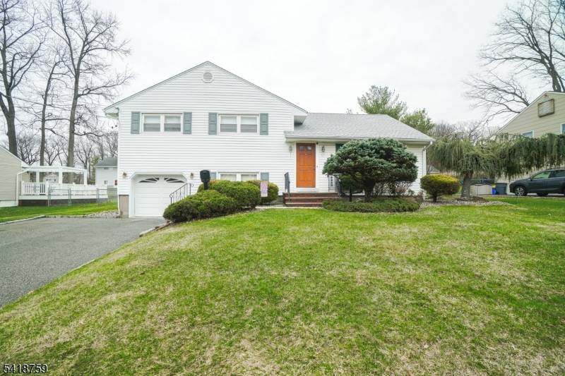 17 Cole Rd, Cedar Grove Twp., NJ 07009