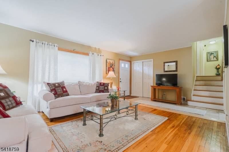 17 Cole Rd, Cedar Grove Twp., NJ 07009