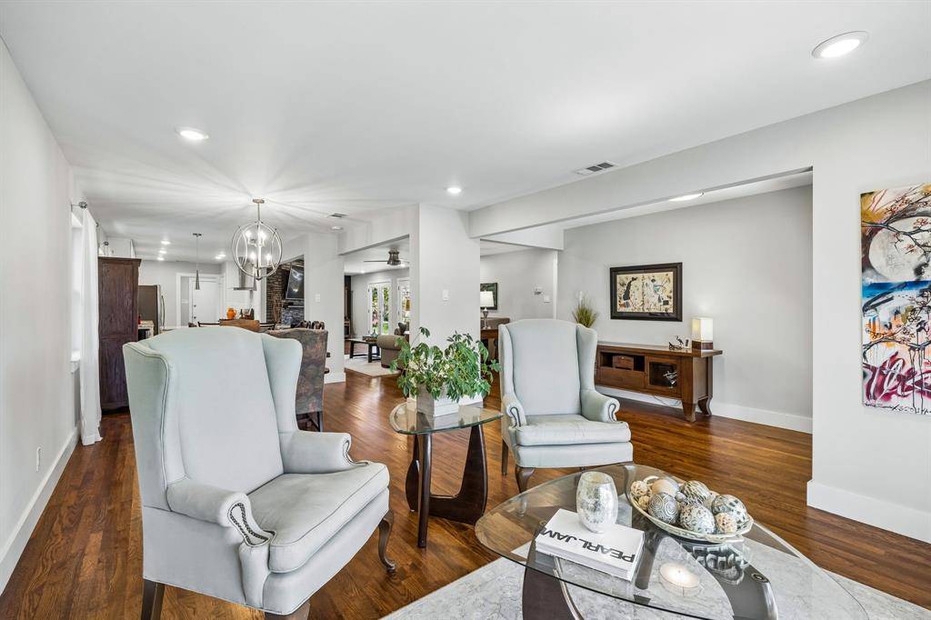 10919 Colbert Way, Dallas, TX 75218