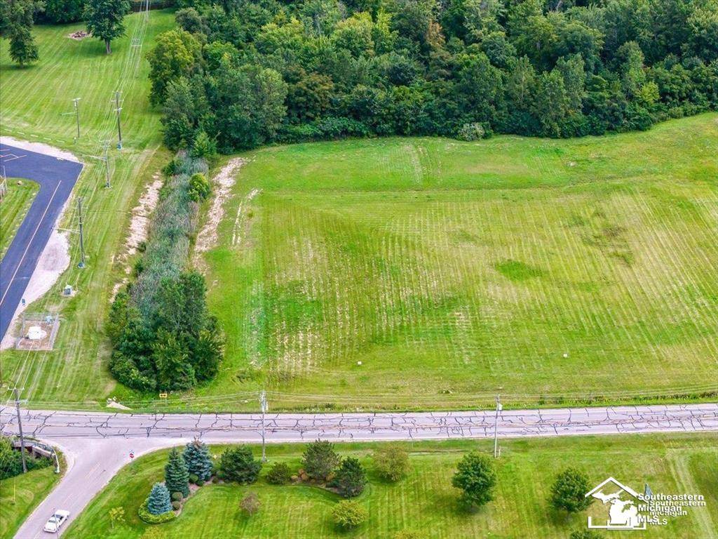 000 Nadeau RD, Frenchtown Twp, MI 48162
