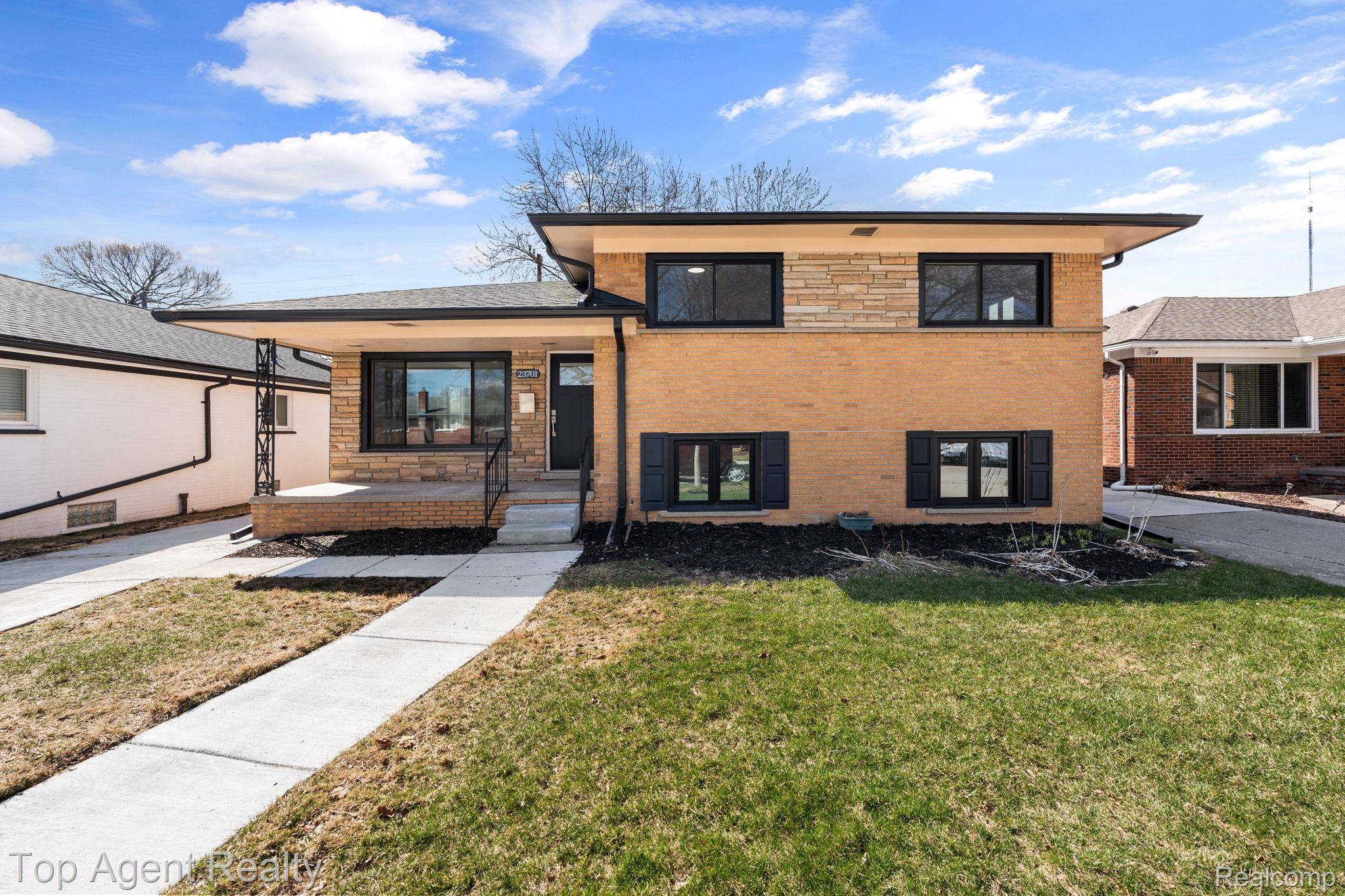 23701 Marlow ST, Oak Park, MI 48237