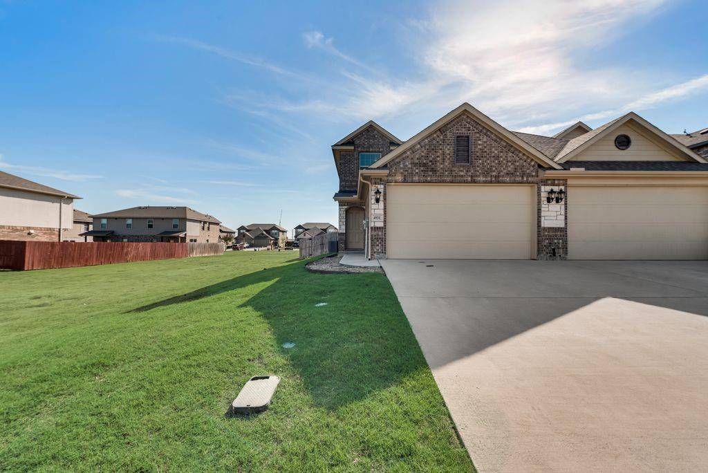 4929-4931 Sanger Circle Drive, Sanger, TX 76266