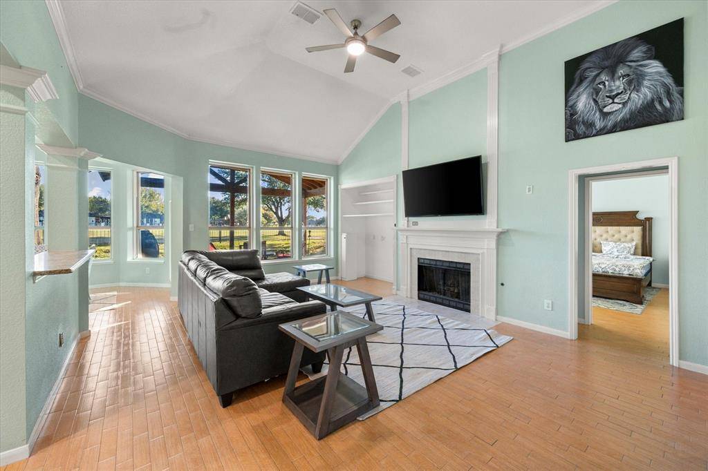 1002 Muirfield Drive, Mansfield, TX 76063