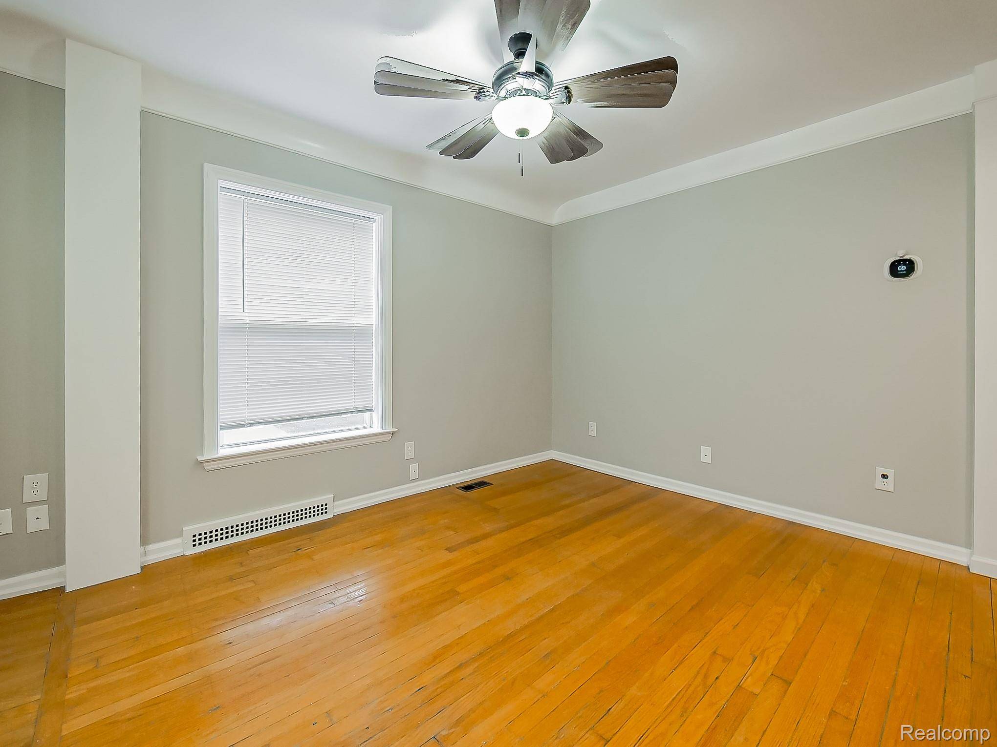 3170 Dixie HWY #D, Waterfordchartertownship_oakland, MI 48328