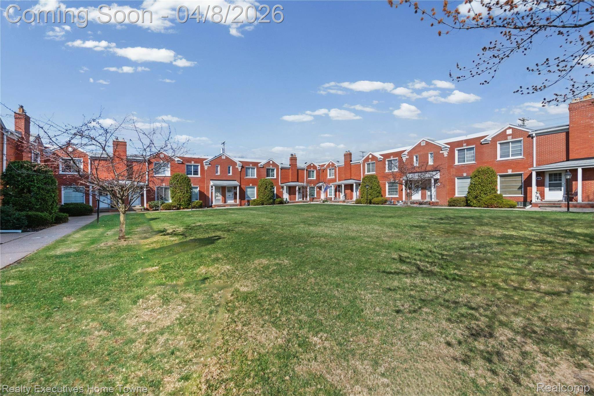 703 1/2 Saint Clair ST, Grosse Pointe, MI 48230