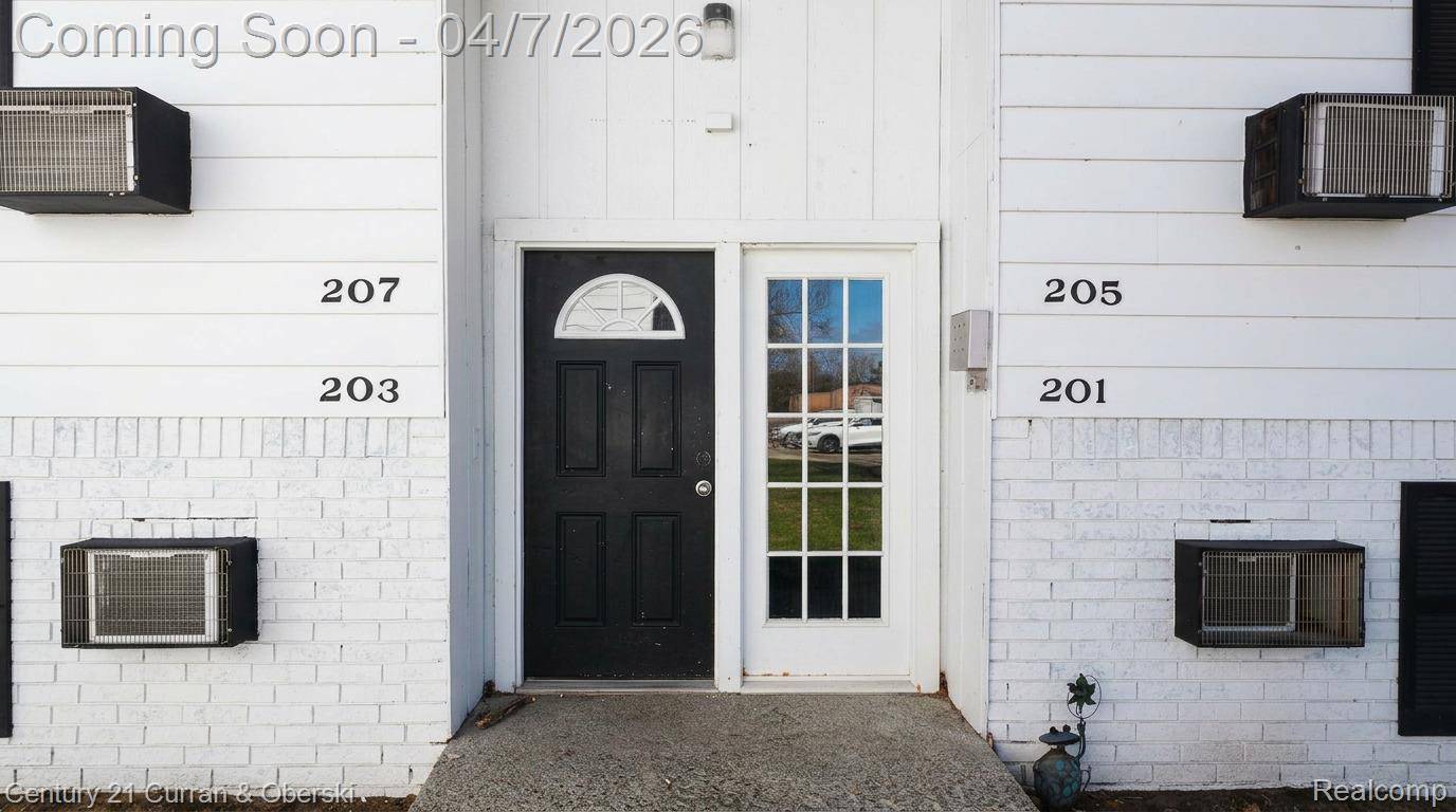203 Thomas ST, Holly Village, MI 48442