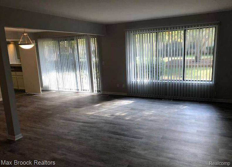 16255 W 9 MILE RD #101, Southfield, MI 48075