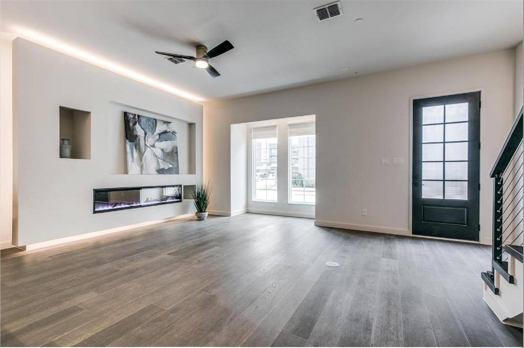 256 Crockett Street, Roanoke, TX 76262