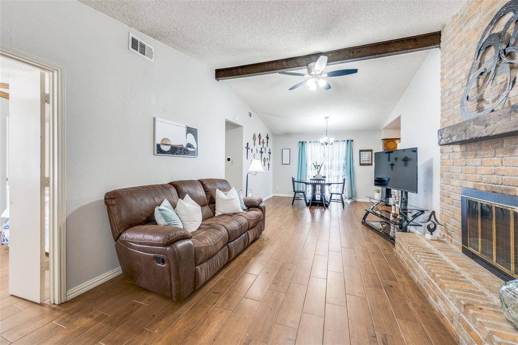 5004 Celtic Drive, Arlington, TX 76017