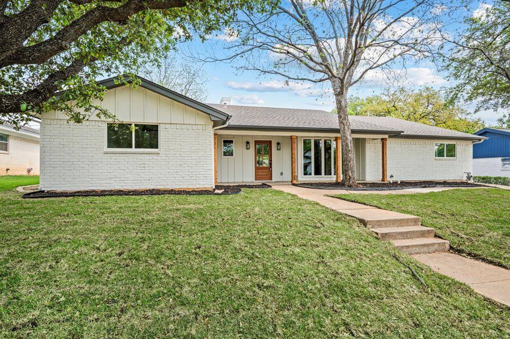 1724 Westridge Drive, Hurst, TX 76054