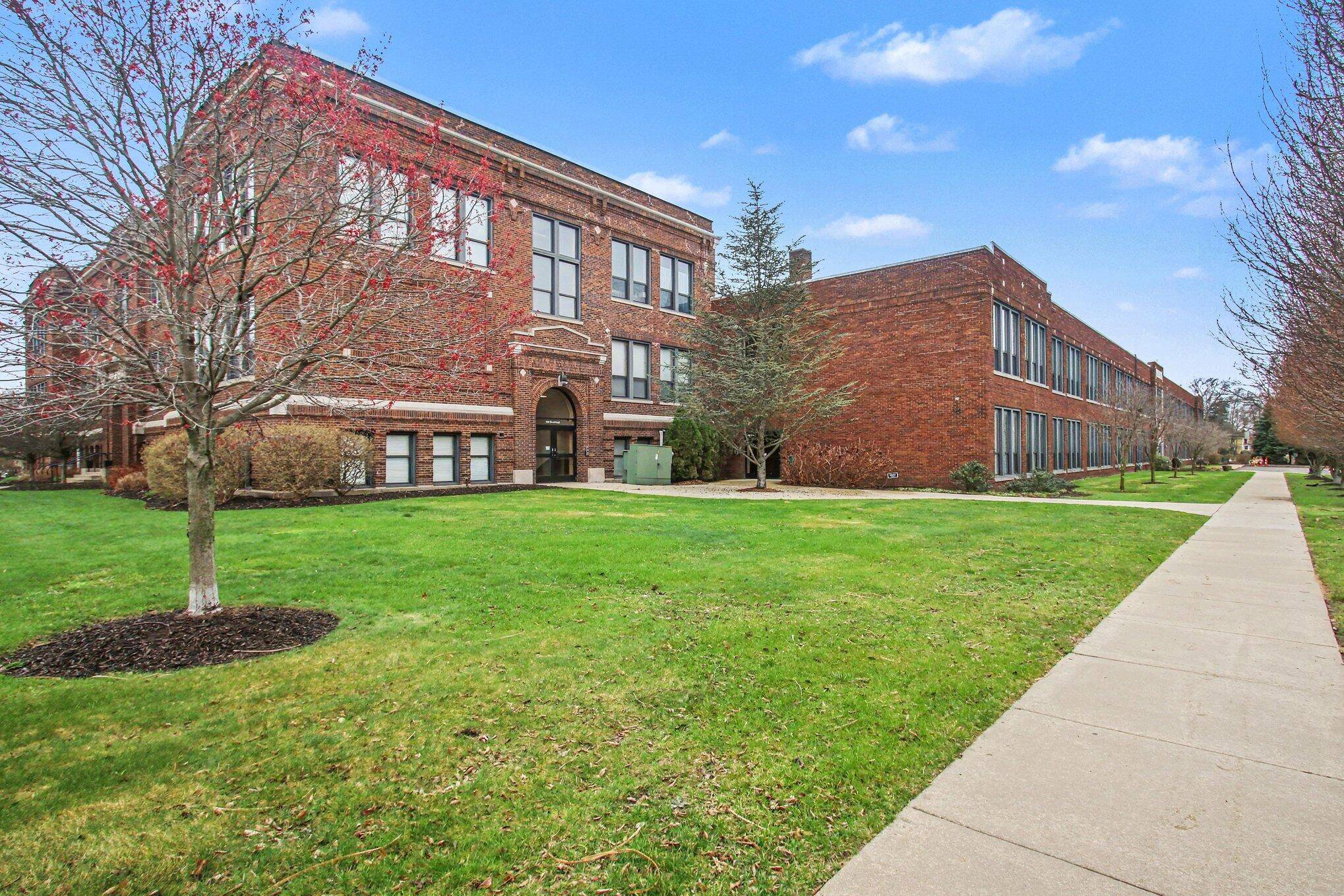 500 Erie ST #213, South Haven City, MI 49090