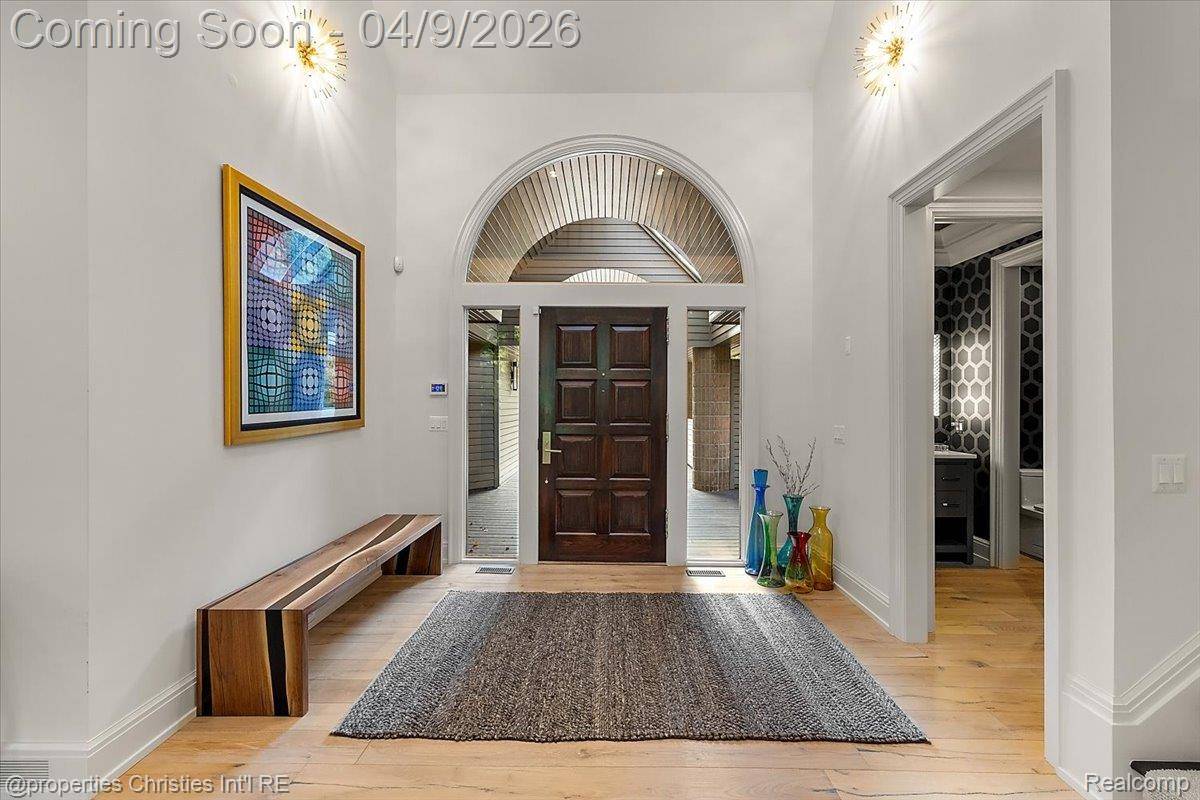 40 Scenic Oaks DR N, Bloomfield Hills, MI 48304