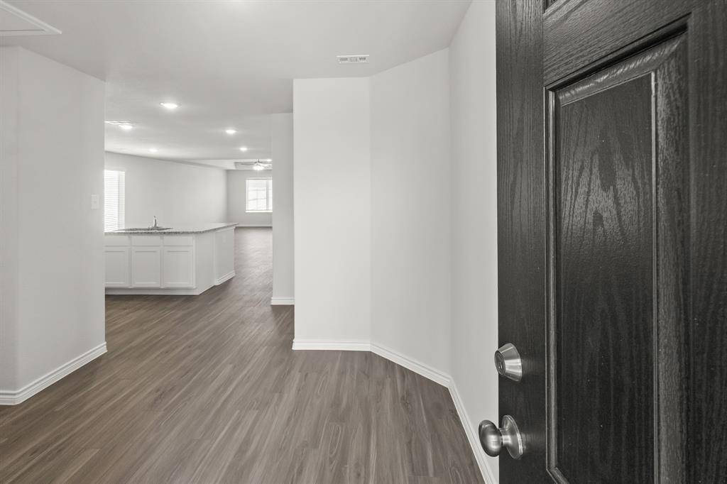 10024 Freighter Trail, Fort Worth, TX 76131