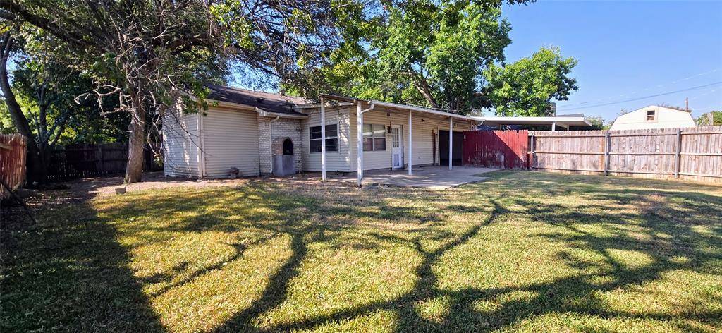 730 Pinehill Lane, Grand Prairie, TX 75052