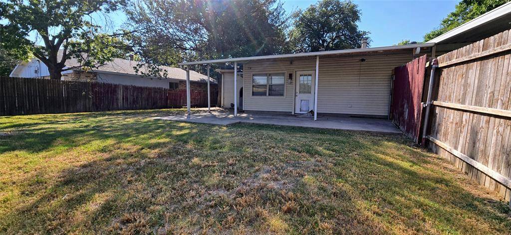 730 Pinehill Lane, Grand Prairie, TX 75052