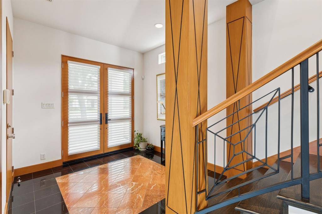 5730 W Amherst Avenue, Dallas, TX 75209