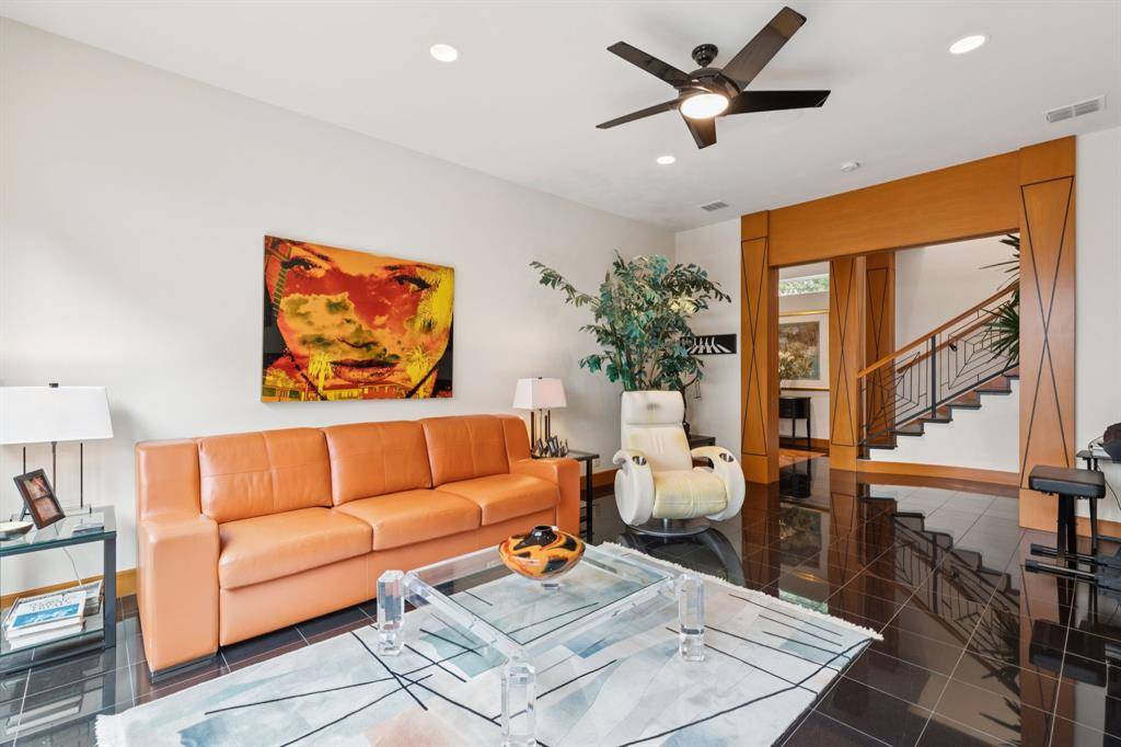 5730 W Amherst Avenue, Dallas, TX 75209