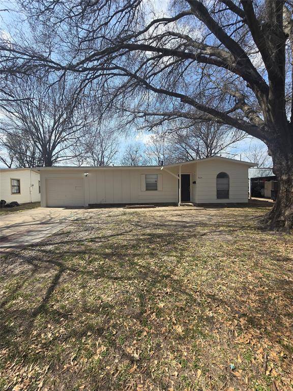 925 Grande Drive, Mesquite, TX 75149