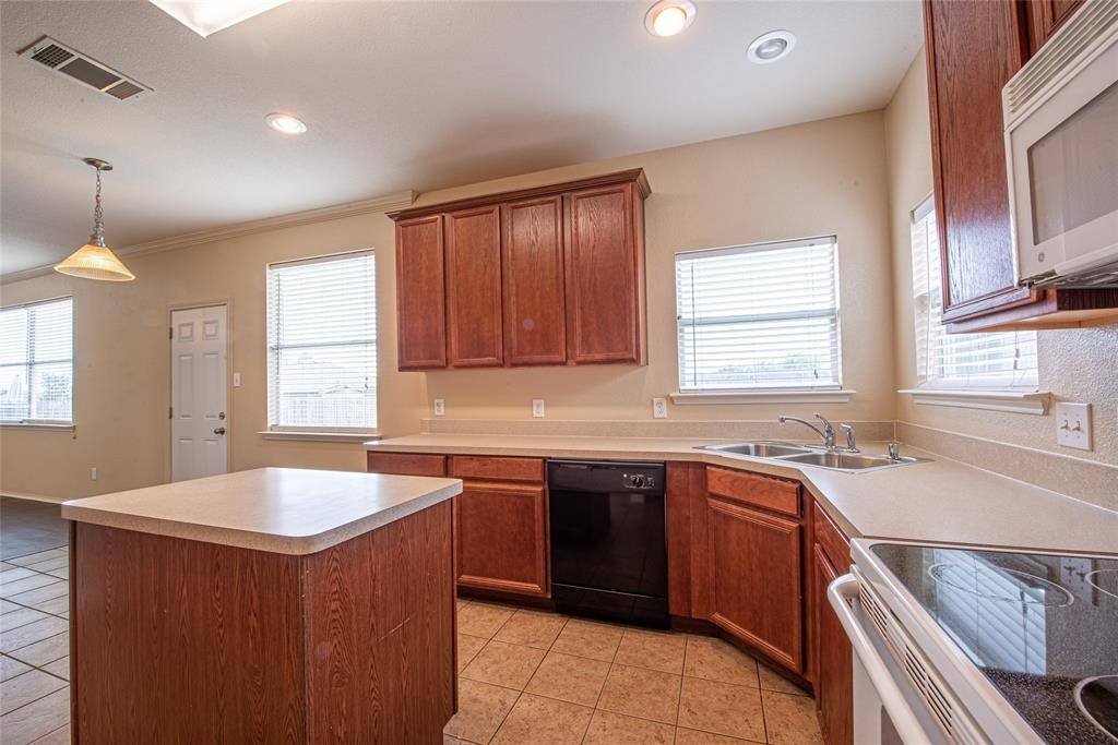 14112 Cochise Drive, Fort Worth, TX 76052